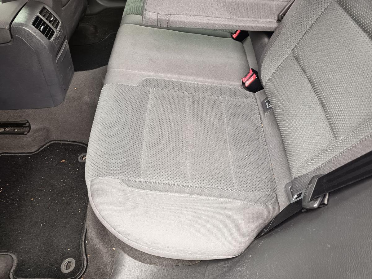VW Golf V original Rücksitzbank Fond hinten Stoff schwarz Bj 2005