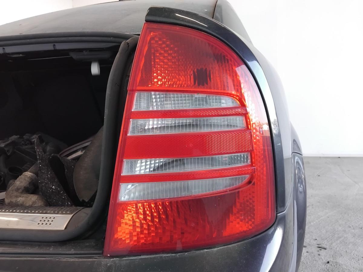 Skoda Superb 3U original R&uuml;ckleuchte Heckleuchte Schlussleuchte rechts BJ2005