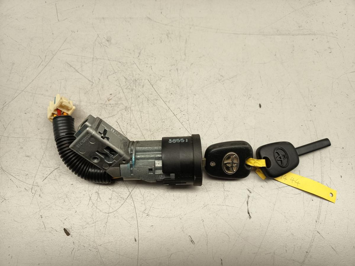 Toyota Aygo original Z&uuml;ndschloss mit Schl&uuml;ssel Baujahr 2005