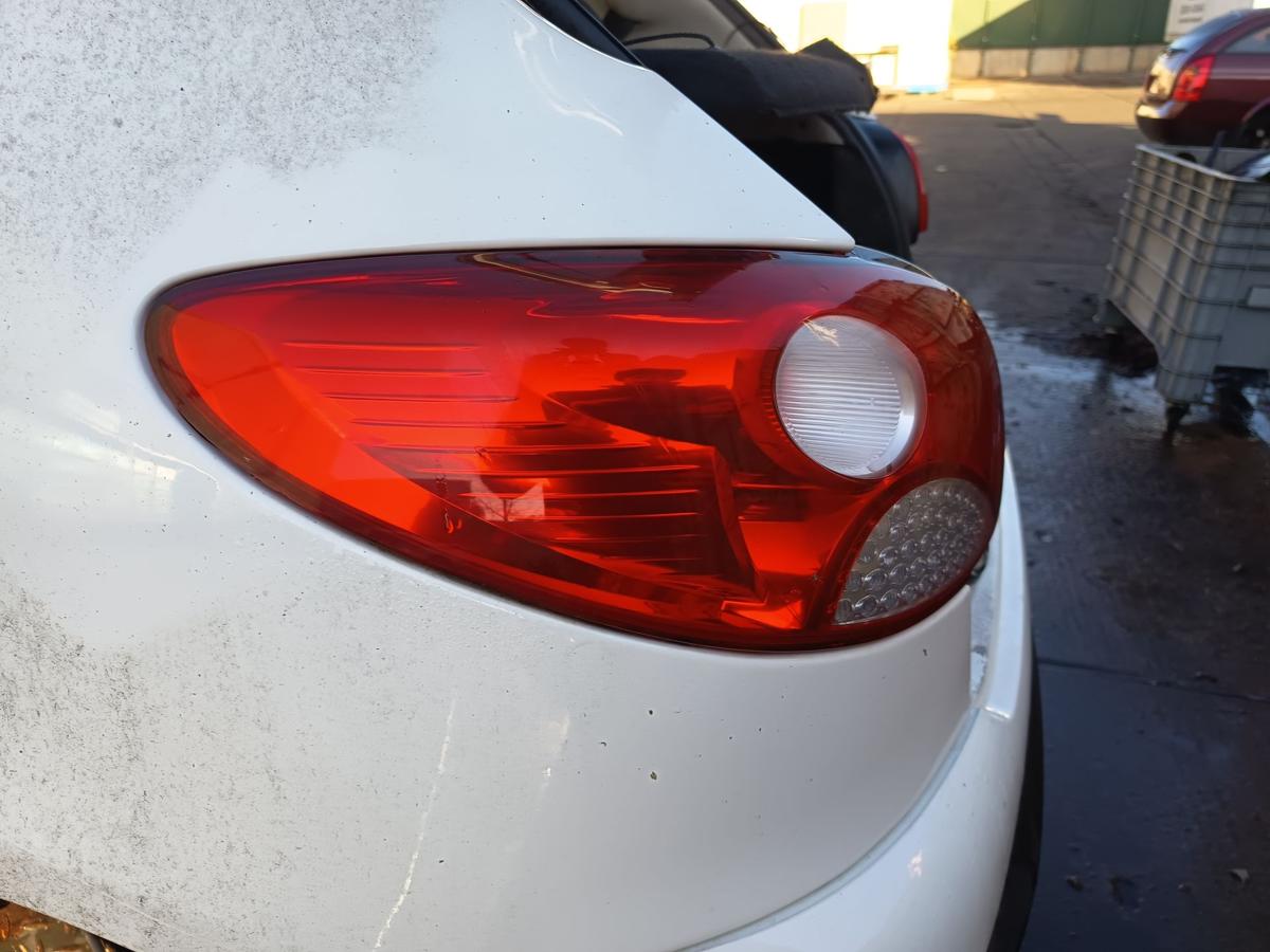 Peugeot 206+ original R&uuml;ckleuchte links Heck/Schluss/Licht Bj 2012