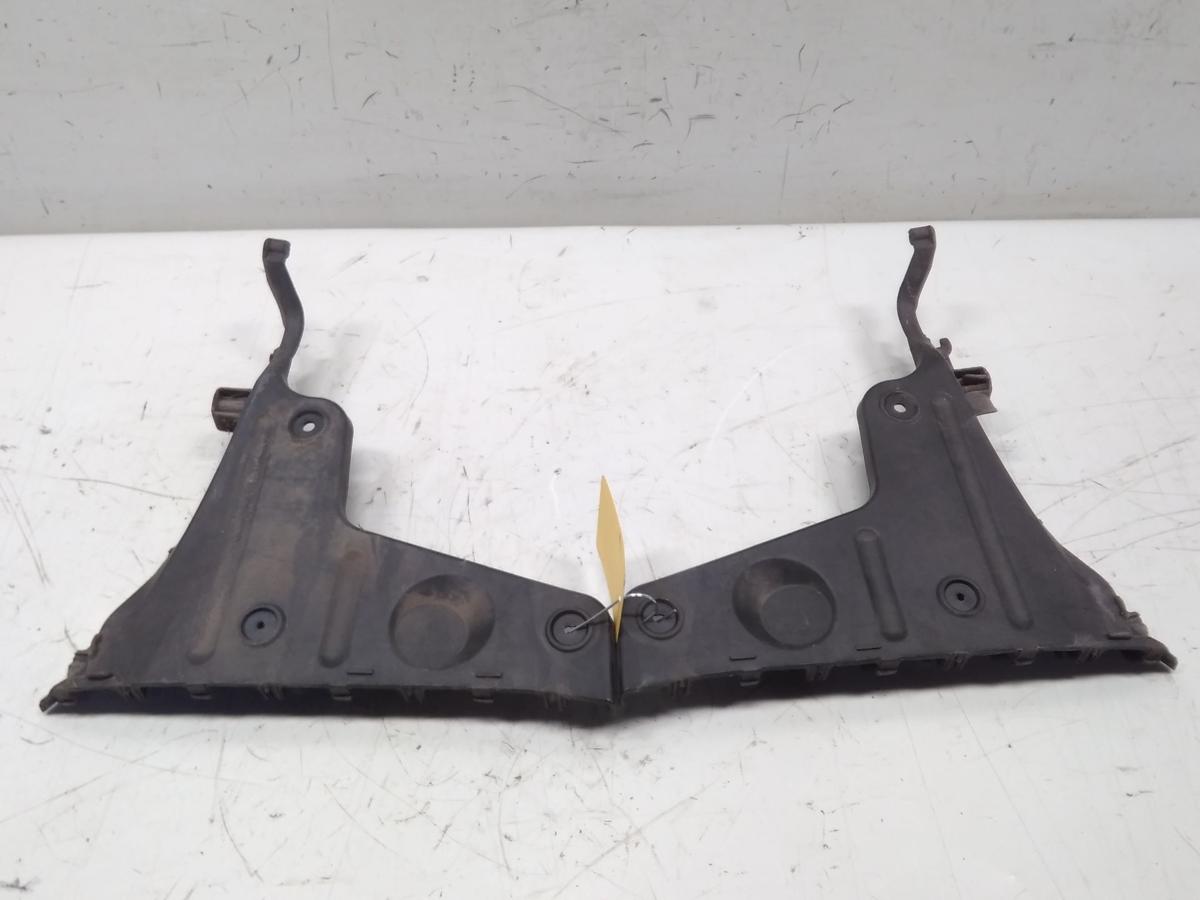 Audi A4 8E B7 Avant Kombi original F&uuml;hrungen Halter Sto&szlig;f&auml;nger hinten Bj.2006