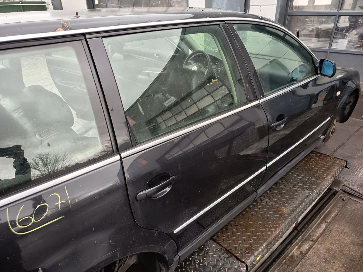 VW Passat 3BG Kombi original T&uuml;r hinten rechts Fond C9Z Black Magic Bj 2003