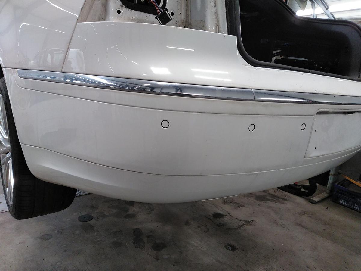 VW Phaeton GP4 original Stoßfänger Stoßstange hinten mit PDC und Kamera Bj.2015
