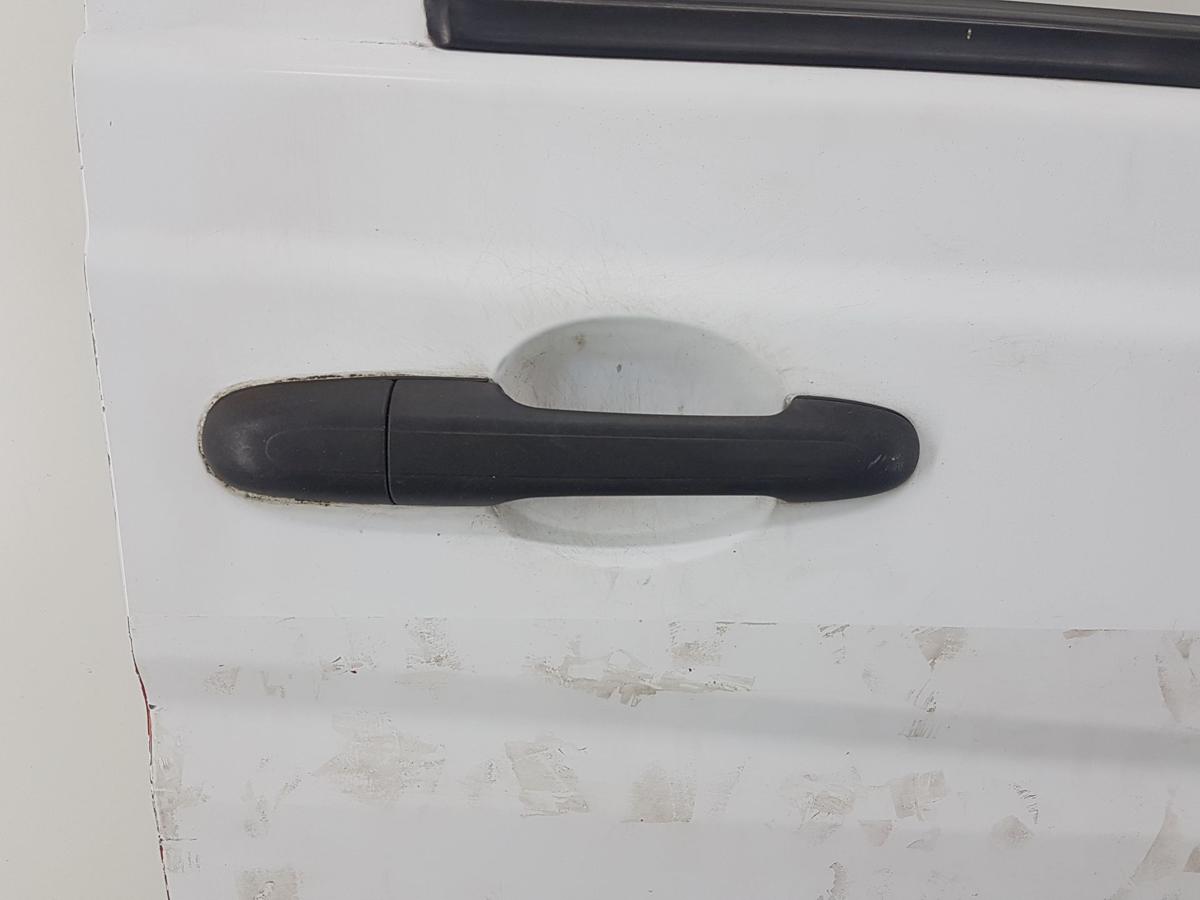 Mercedes Vito 639 Tür vorn rechts in 9147 Arktikweiss Bj2005 Beifahrertür