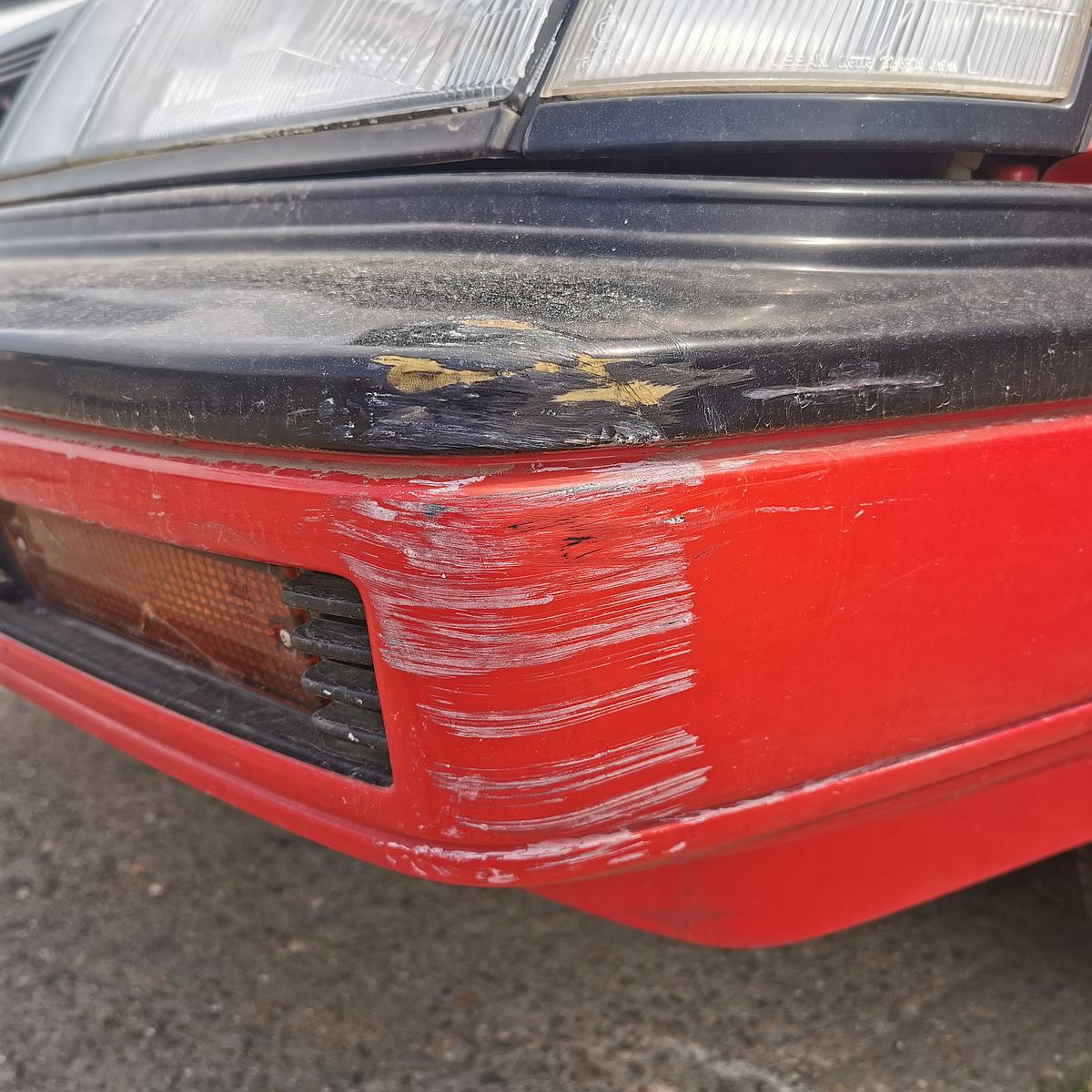 Nissan Sunny Coupe B12 Stoßstange Stoßfänger Bumper vorn 526 Hot Red Uni