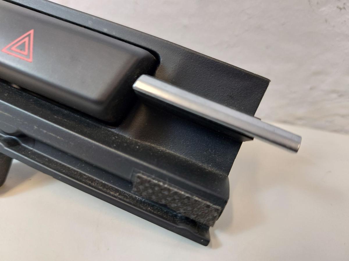 Mazda 2 Typ DJ Warnblinkschalter Tester Warnblinkanlage OEM