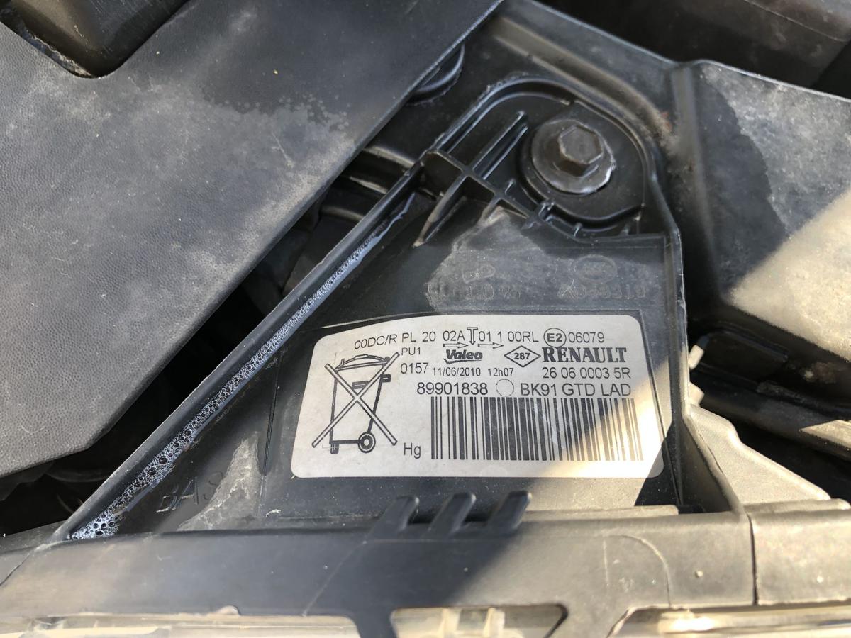 Renault Laguna III original Scheinwerfer links Xenon/Haupt/Licht/Front Bj 2010