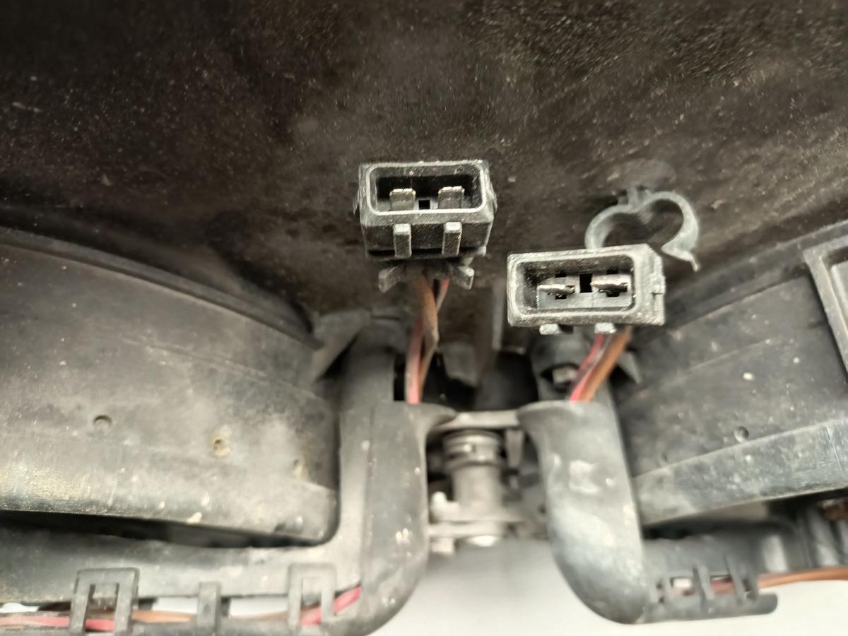 VW T4 original Elektrol&uuml;fter K&uuml;hlerl&uuml;fter 2.5l 63kW Diesel 701121207 Bj 2001