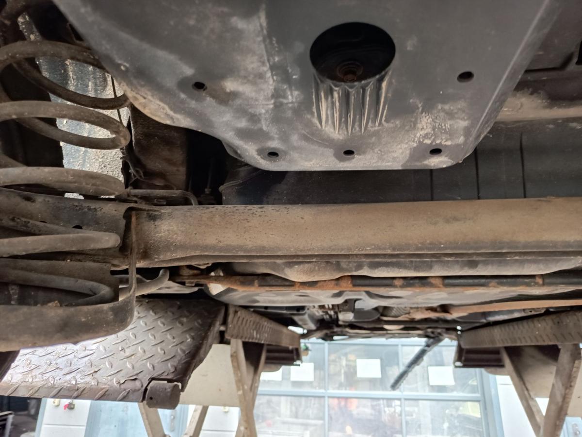 Toyota Auris E15 original Hinterachse Tr&auml;ger scheibengebremst 1,6l 97kW Bj 2011
