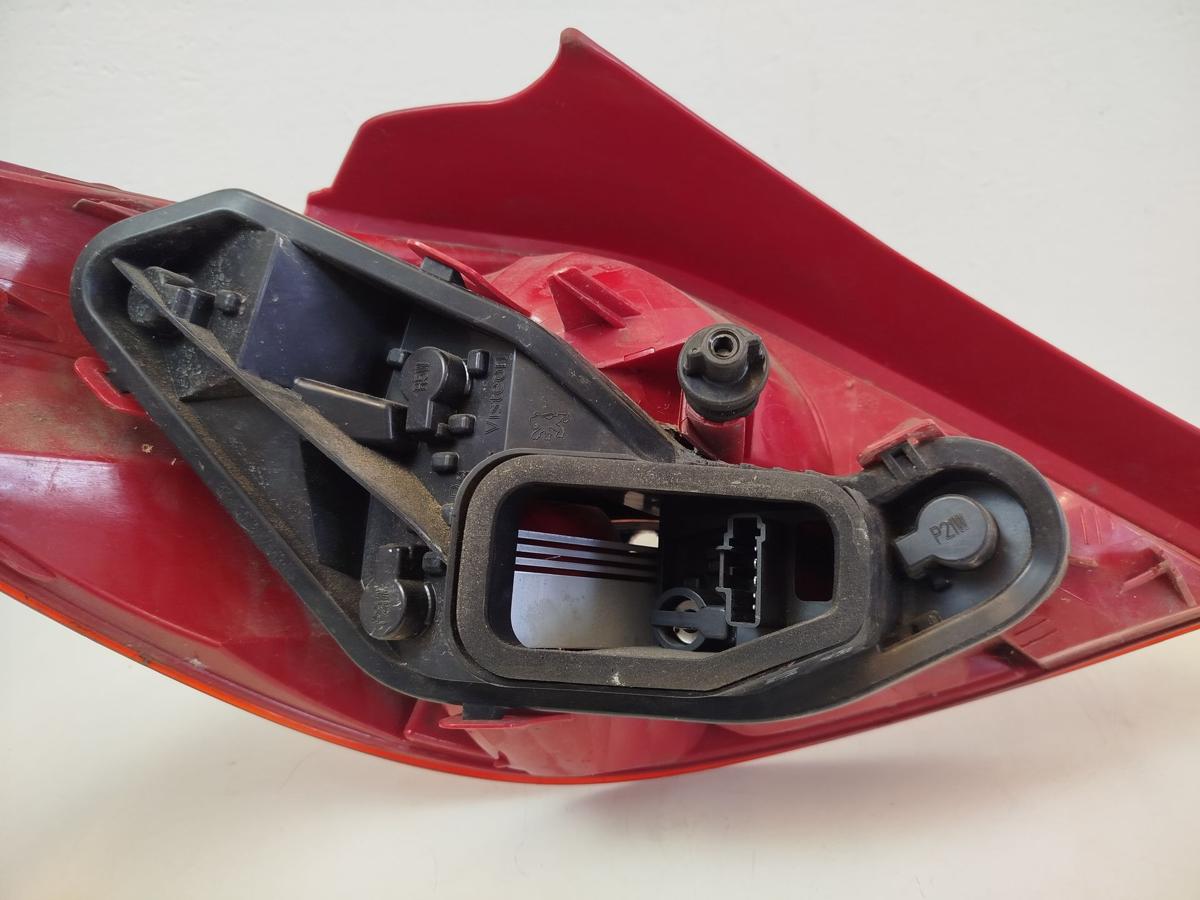 Peugeot 207 WA WC R&uuml;ckleuchte rechts R&uuml;cklicht Heckleuchte 3 / 5 t&uuml;rer OE bis09