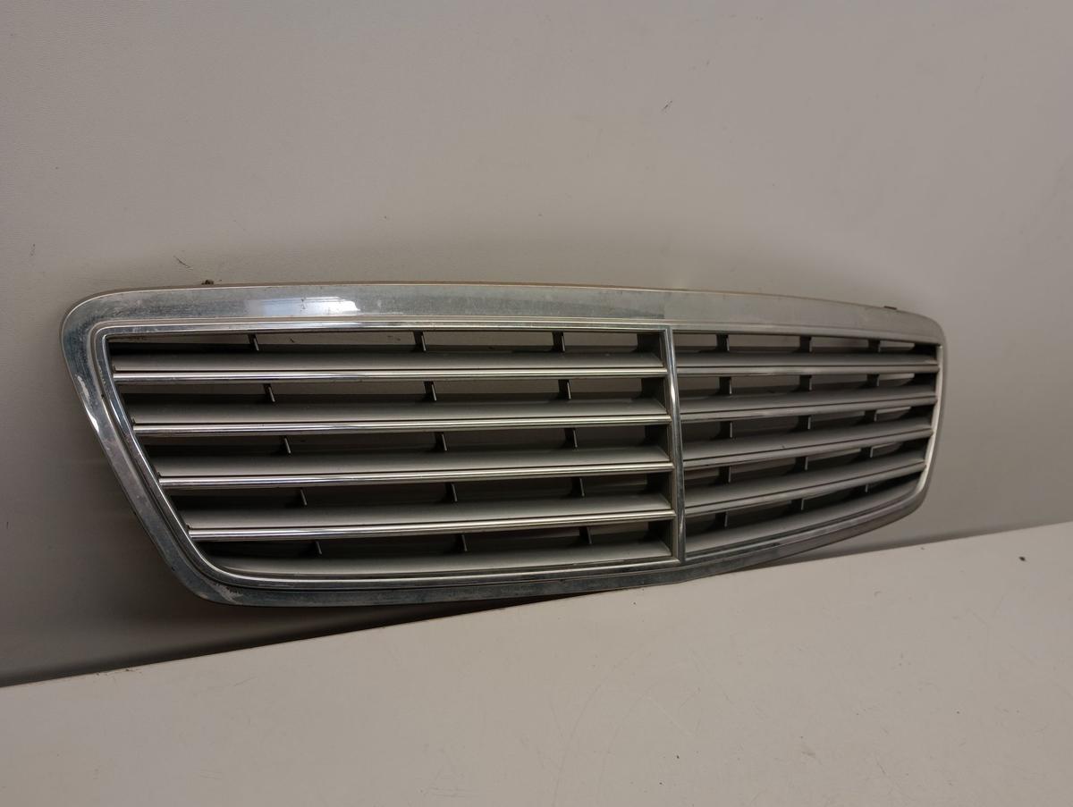 Mercedes Benz C-Klasse 203 original Grill Kühlergrill Bj 2001