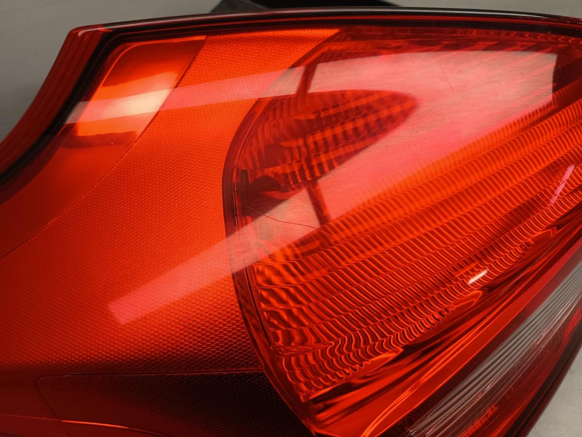 Ford Focus III Limo original Rückleuchte links LED Facelift Baujahr 2015