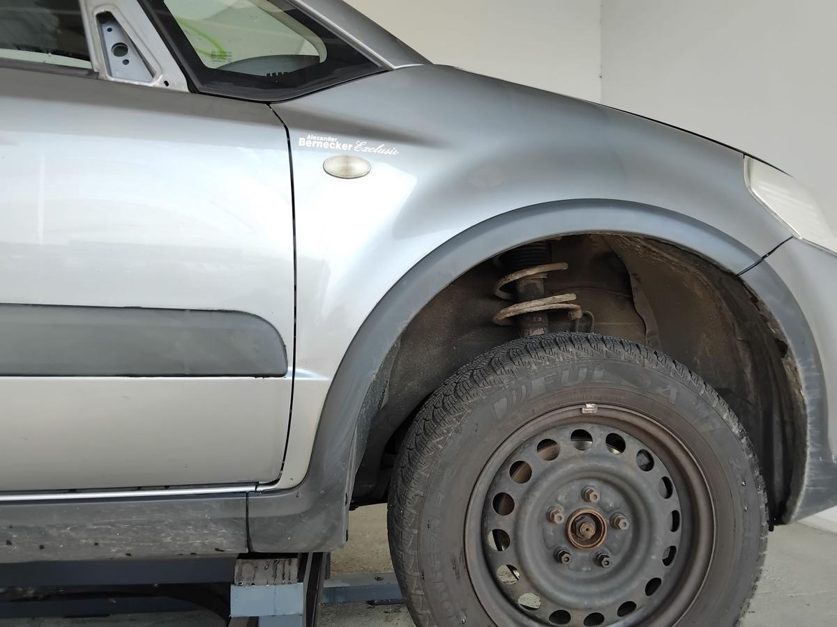 Suzuki SX4 Cross original Kotflügel vorn rechts für Radlaufverkleidung BJ2009