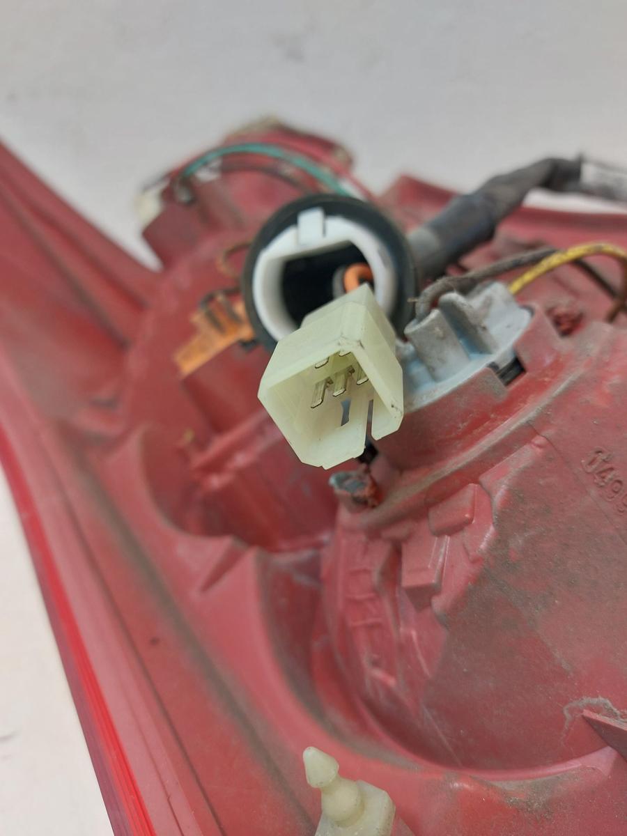 Suzuki Swift Typ MZ/ EZ R&uuml;ckleuchte rechts R&uuml;cklicht Heckleuchte 3 t&uuml;rer OEM