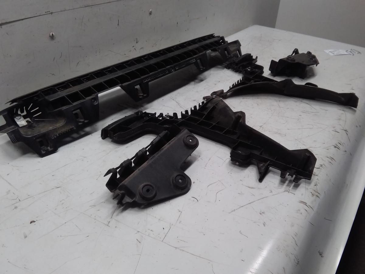 Audi A3 8P Facelift original Satz Halter Stoßfänger hinten 3-Türer Bj.2010