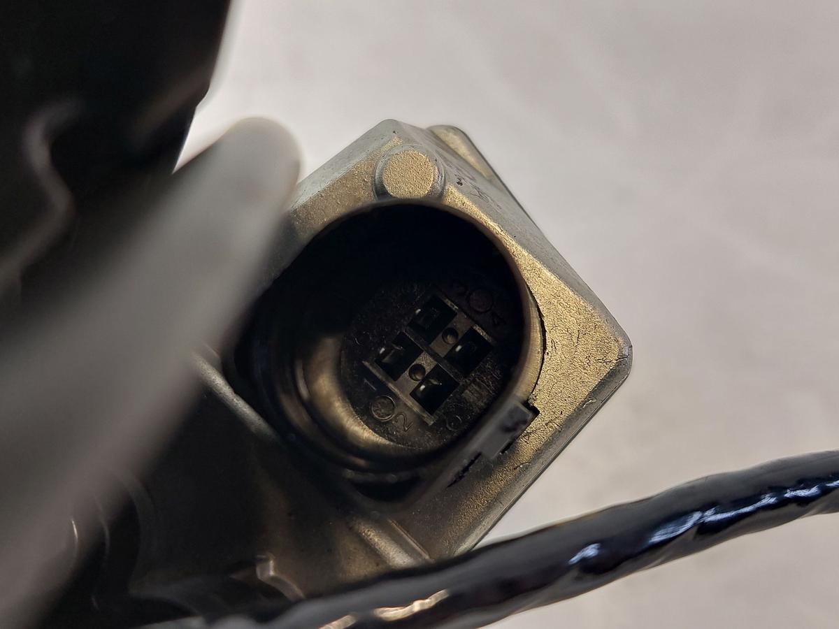 VW Passat CC &Ouml;ffner Griff Bet&auml;tigung Taster Heckklappe mit R&uuml;ckfahrkamera