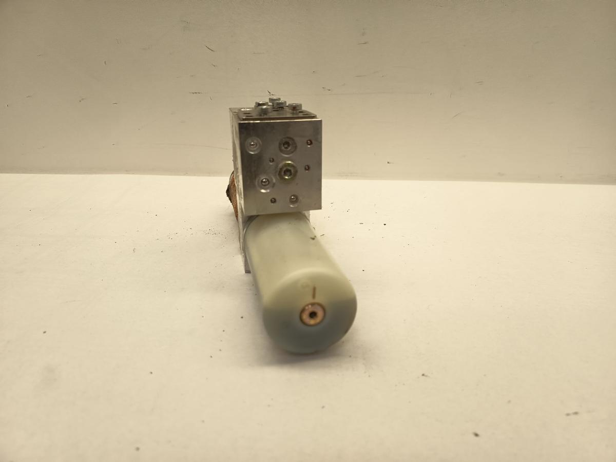 Nissan Micra K12 Cabrio originale Hydraulikpumpe f&uuml;r Verdeck Bj 2006