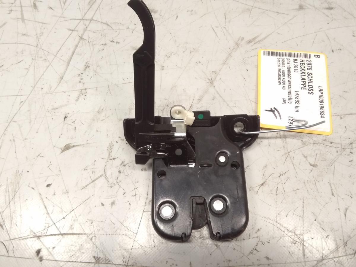 Audi A3 8P Facelift original Schlo&szlig; Heckklappe Bj.2010