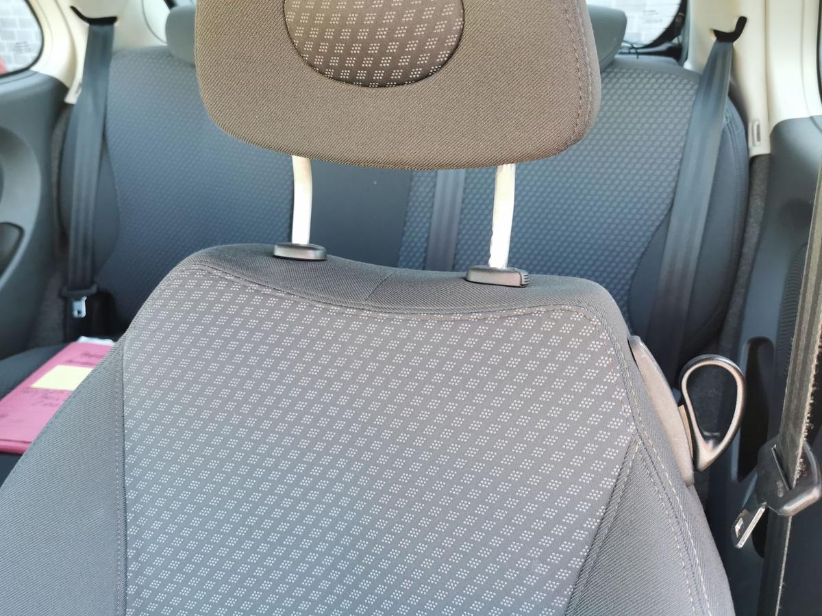 Nissan Micra K12 Fahrersitz Autositz Sitz vorn links Stoff 3trg Höhenverstellung