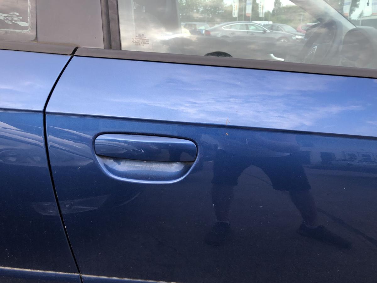 Audi A3 8P ab05 T&uuml;r vorn rechts Beifahrert&uuml;r im Rohbau Scheibenrahmen LZ5C 3trg