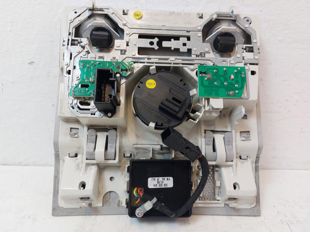 VW Passat CC Innenleuchte vorn Leselampe Innenraumleuchte Scheibedach SOS Taste