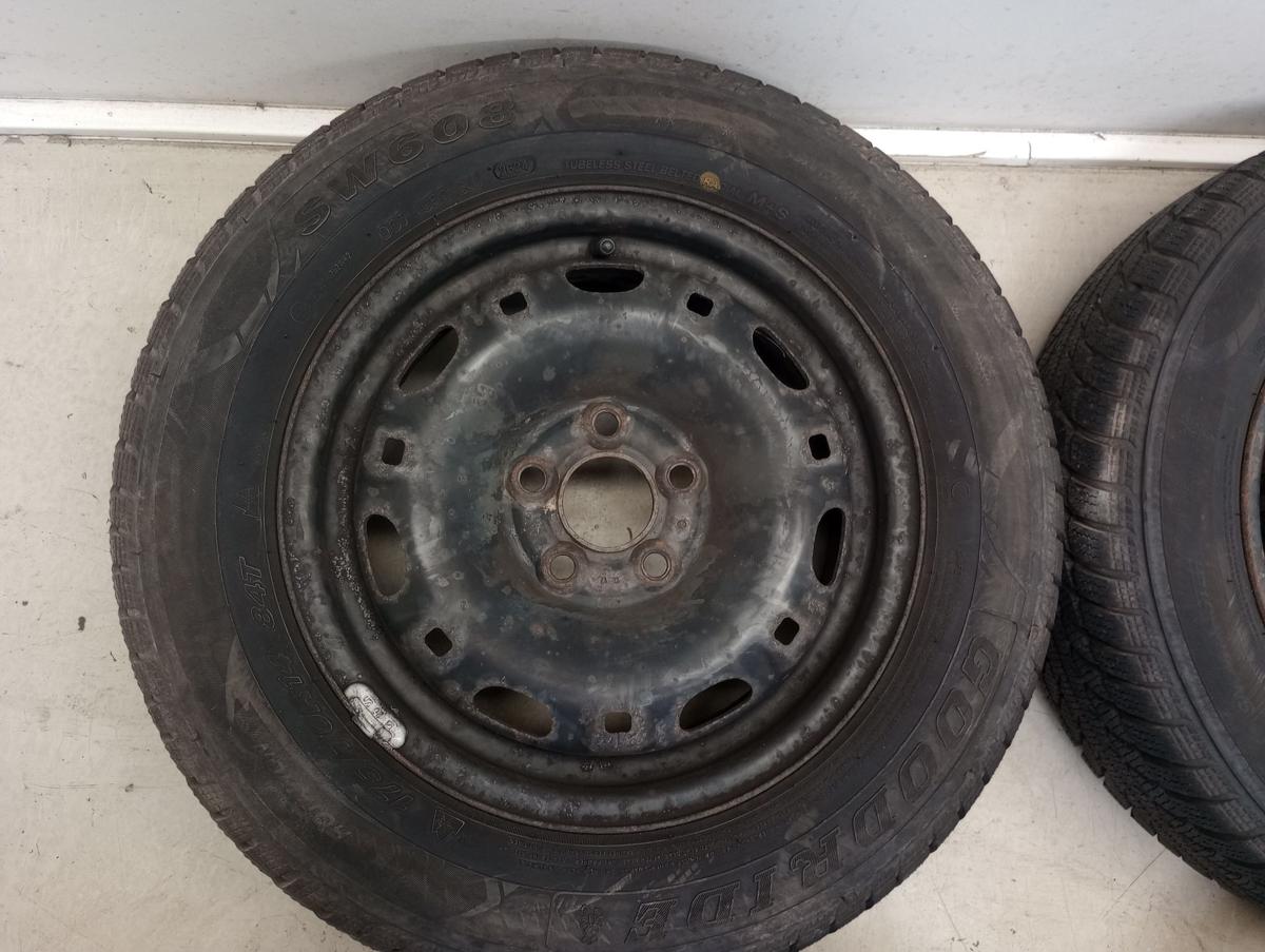 Seat Ibiza 6J orig Satz Stahlfelgen 5Jx14 ET 35 mit Winterreifen 175/70R14 84T