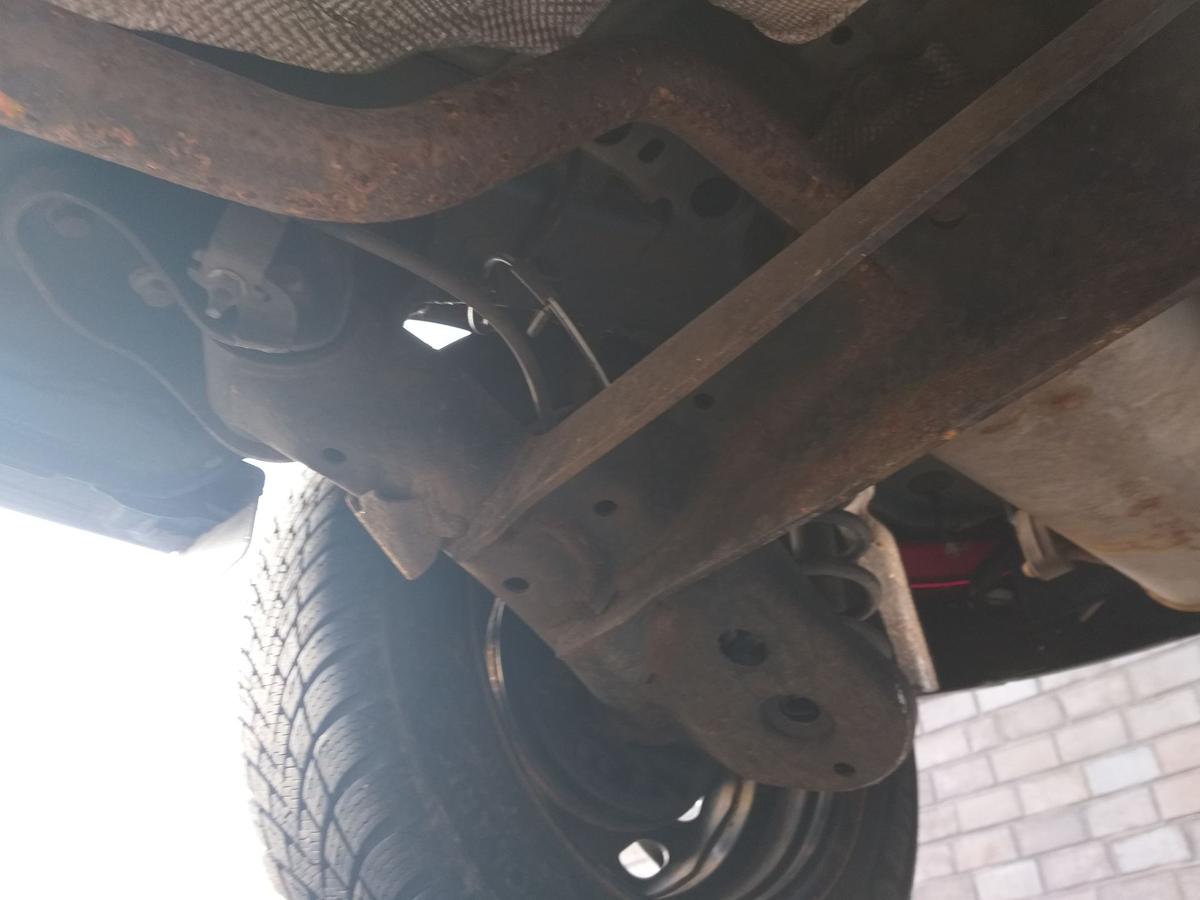 Ford Fiesta JA8 original Hinterachse Trommelbremse 1.25 60kw Bj.2016