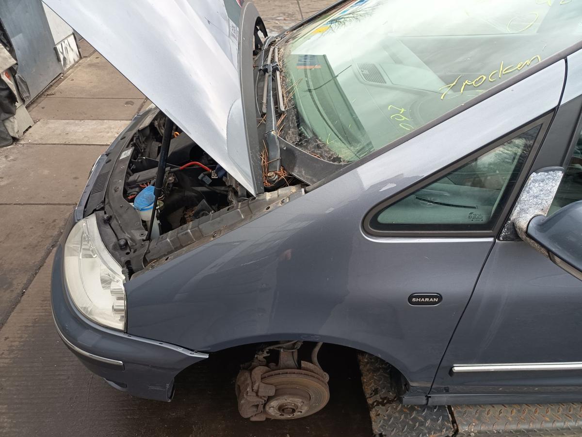 VW Sharan original Kotfl&uuml;gel links LR7K Grau Baujahr 2009