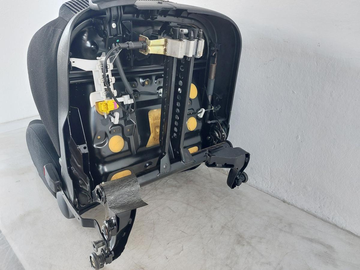 VW Golf 4 Bora 1J Variant Sportsitz Sitz vorn links Fahrersitz Stoff 5 türer