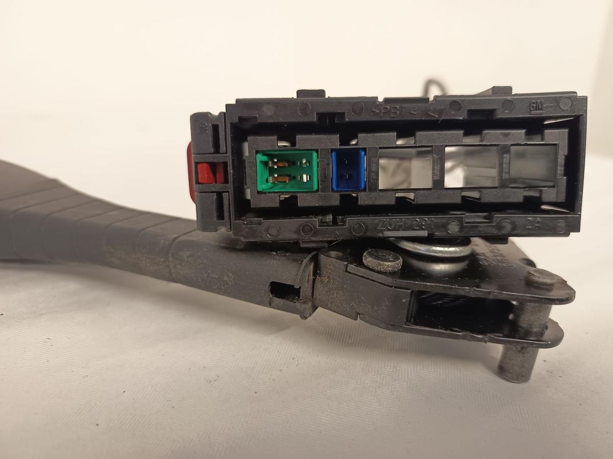 Opel Corsa D Bj 2009 original Gutschloss Gurtpeitsche vorn links Fahrer