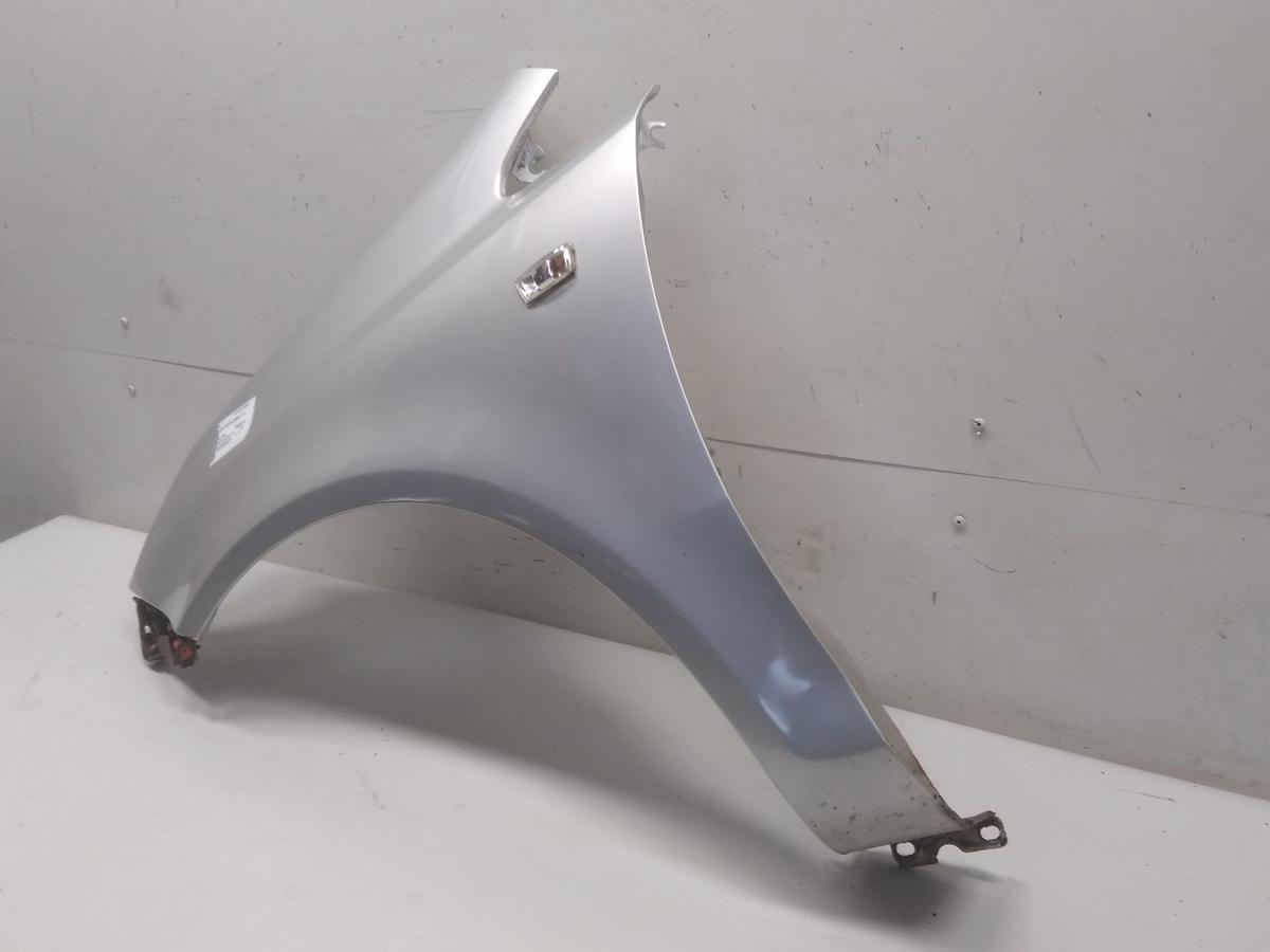 Opel Corsa D original Kotflügel vorn links starsilber III Z157 BJ2008 Rost