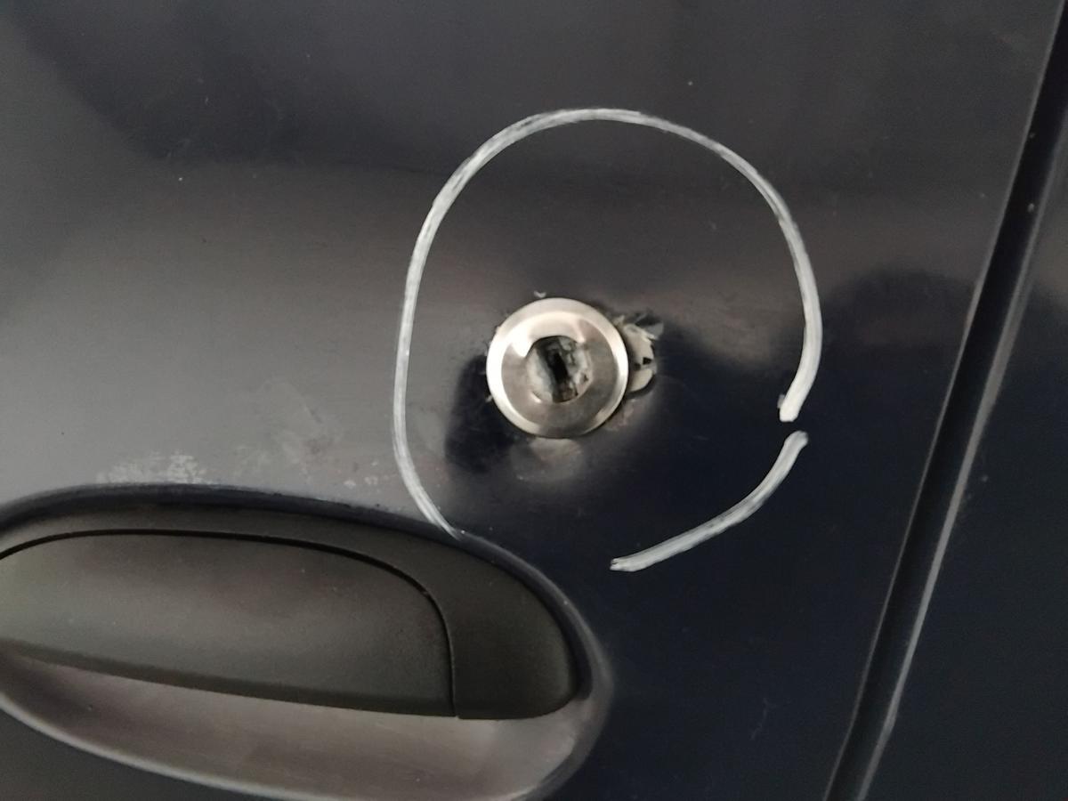 Dacia Logan Kombi MCV Tür vorn links Fahrertür OVD42 blue navy uni BJ2010 Mangel