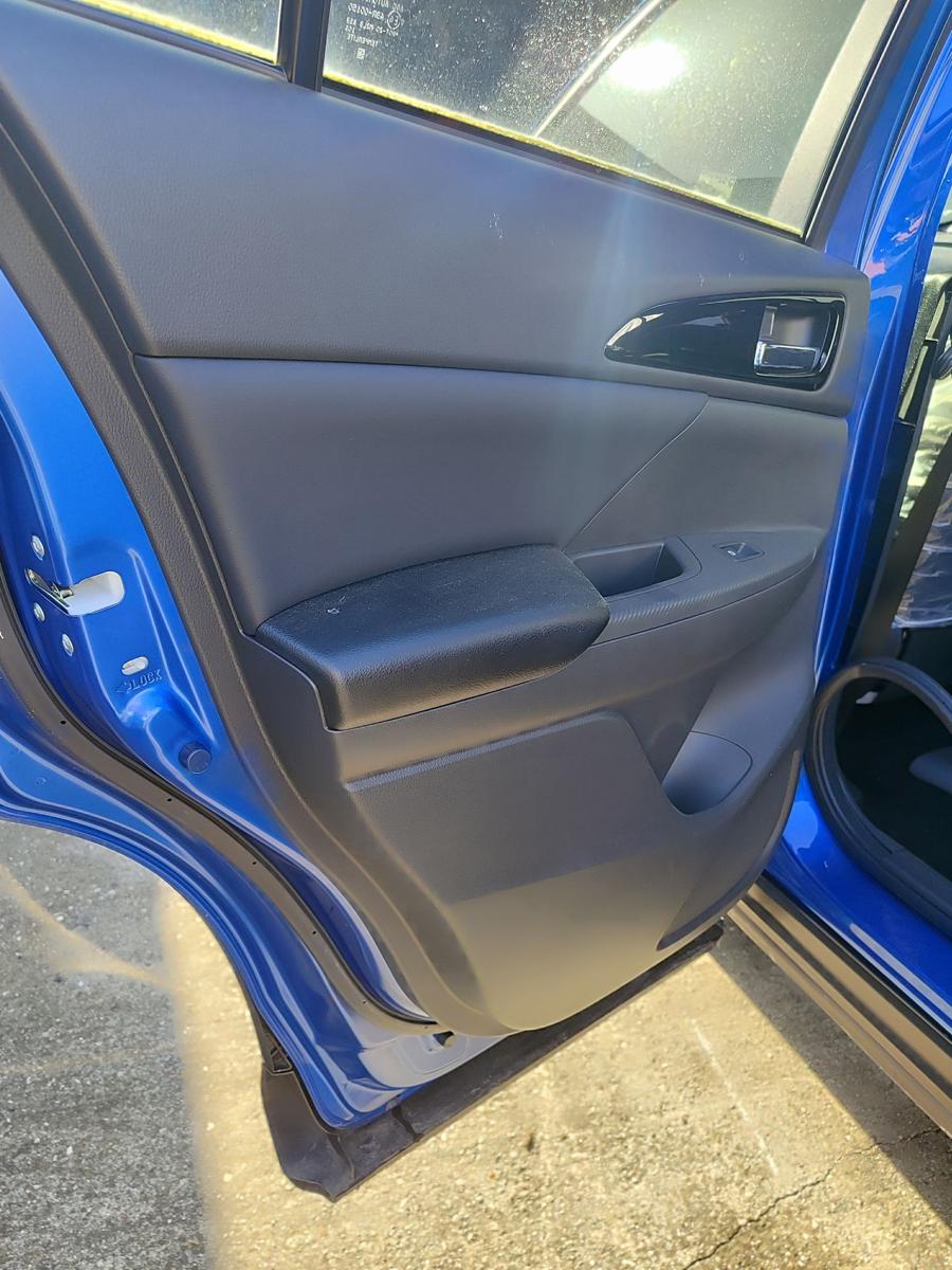 Mitsubishi Eclipse Cross original T&uuml;r links hinten D06B blau T&uuml;rscheibe