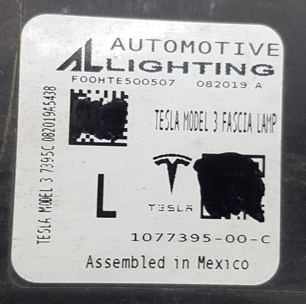 Tesla Model 3 Nebelscheinwerfer links Bj2019 1077395-00-C