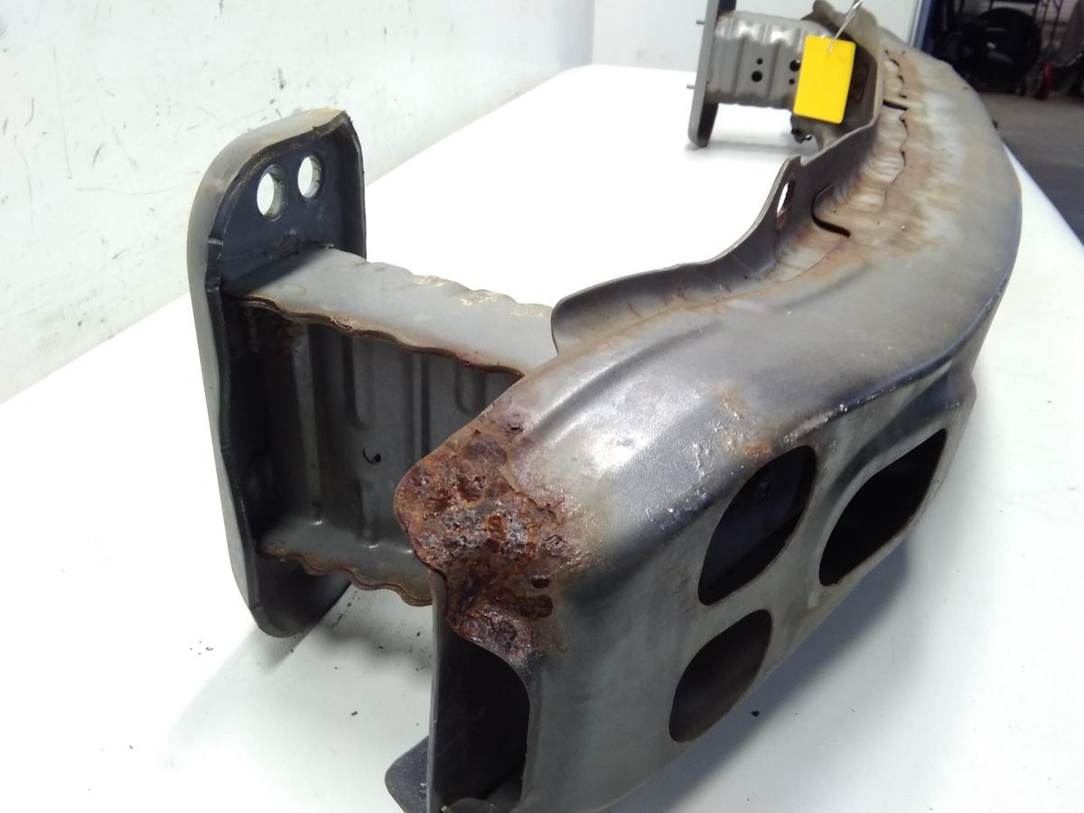 Toyota Yaris 2 original Träger Verstärkung Stoßfänger Stoßstange vorn Bj.2008