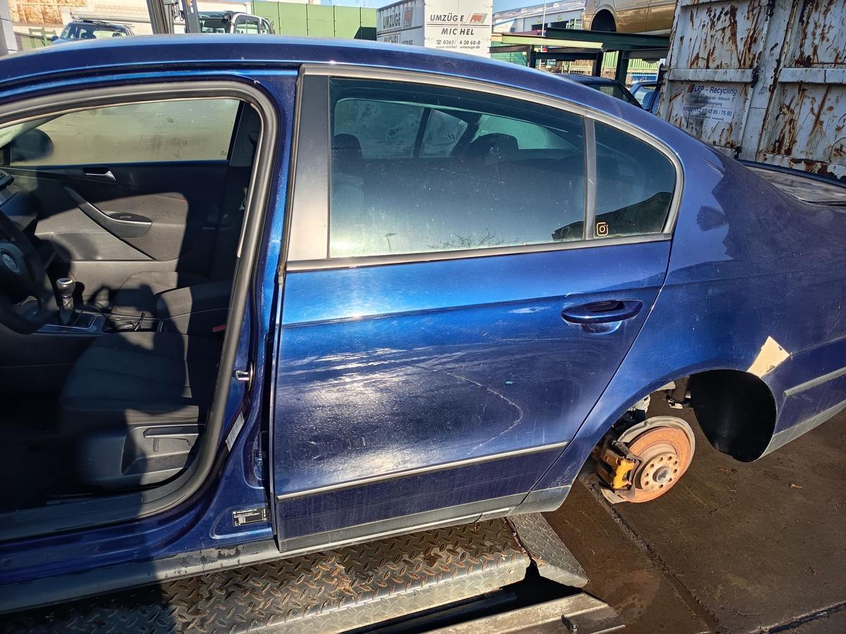 VW Passat 3C B6 original T&uuml;r hinten links Fond D5Q Shadow Blue Bj 2008