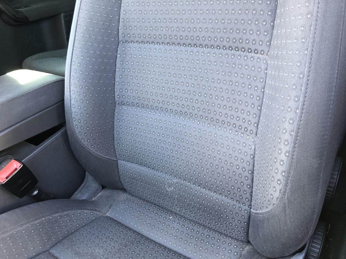 VW Touran 1T 1T1 Sitz vorn links Fahrersitz Stoff mit Heizung Sitzkonsole