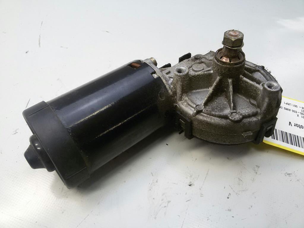 Mercedes E-Klasse W210 BJ2000 Wischermotor vorn 0390241420 Bosch