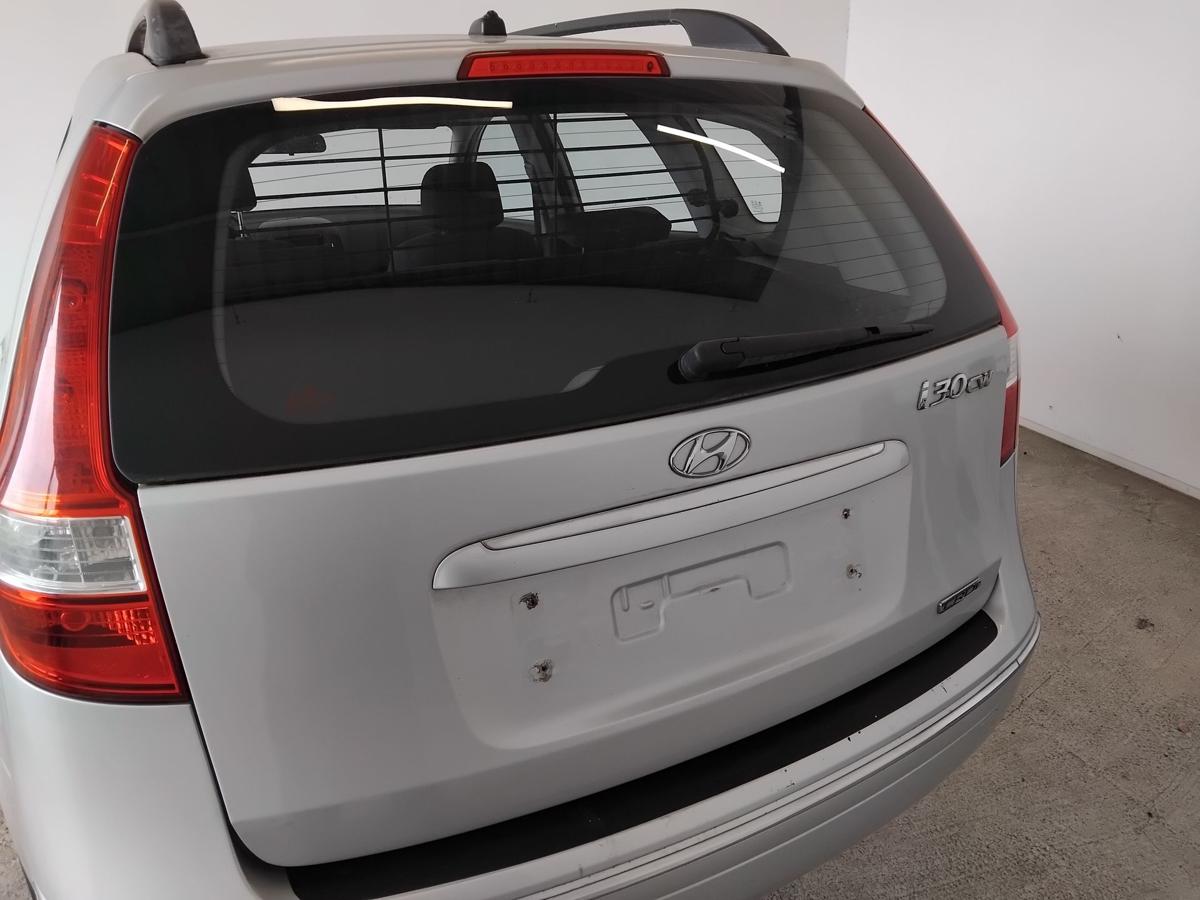 Hyundai i30cw Kombi FD Heckklappe 2R Continental Silver inkl. Heckscheibe BJ2009