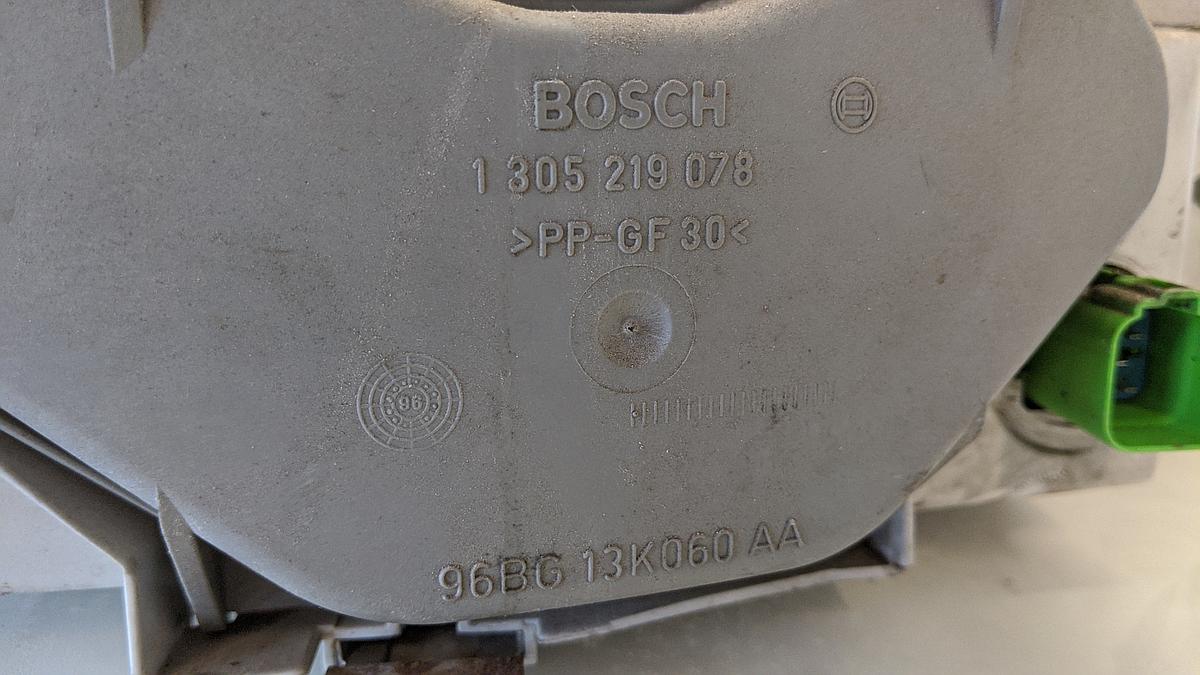Ford Mondeo Scheinwerfer Lampe vorn links 96BG13006AS 0301098201