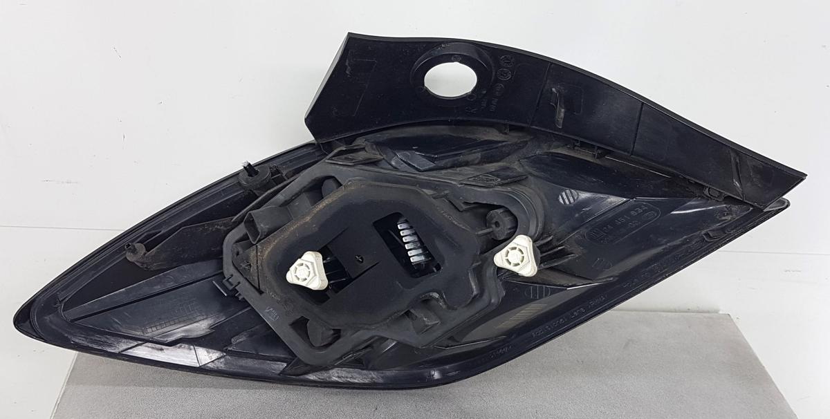 Opel Astra H GTC R&uuml;ckleuchte R&uuml;cklicht rechts 24451834 Bj2006 3 T&uuml;rig