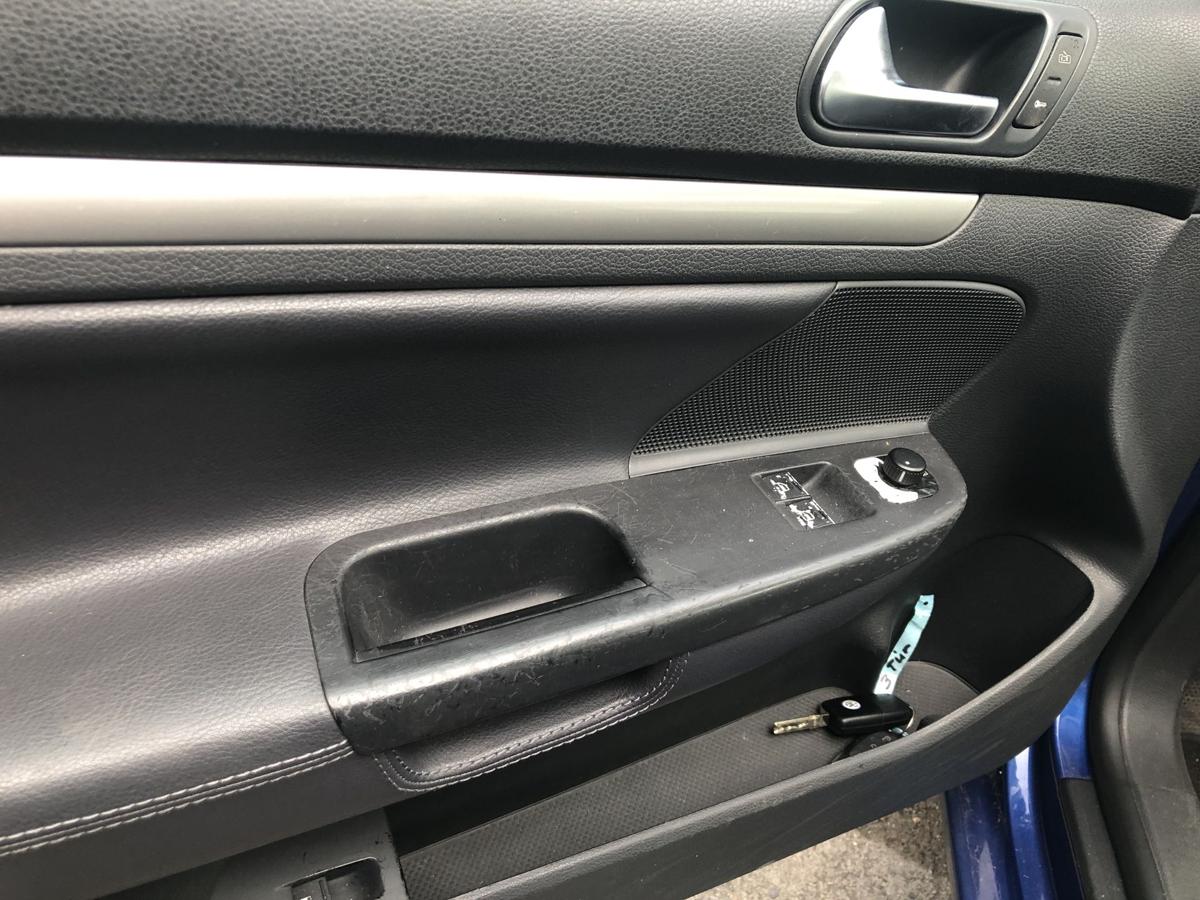 VW Golf 5 V 1K T&uuml;rverkleidung vorn links T&uuml;rpappe 3 t&uuml;rer Leder Innenverkleidung