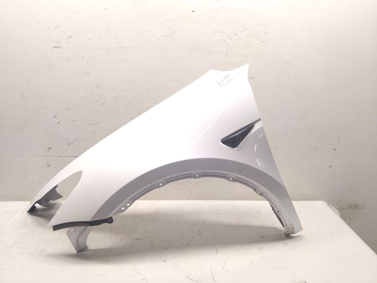 Tesla Model Y original Kotfl&uuml;gel vorn links wei&szlig;metallic PPSW BJ2023