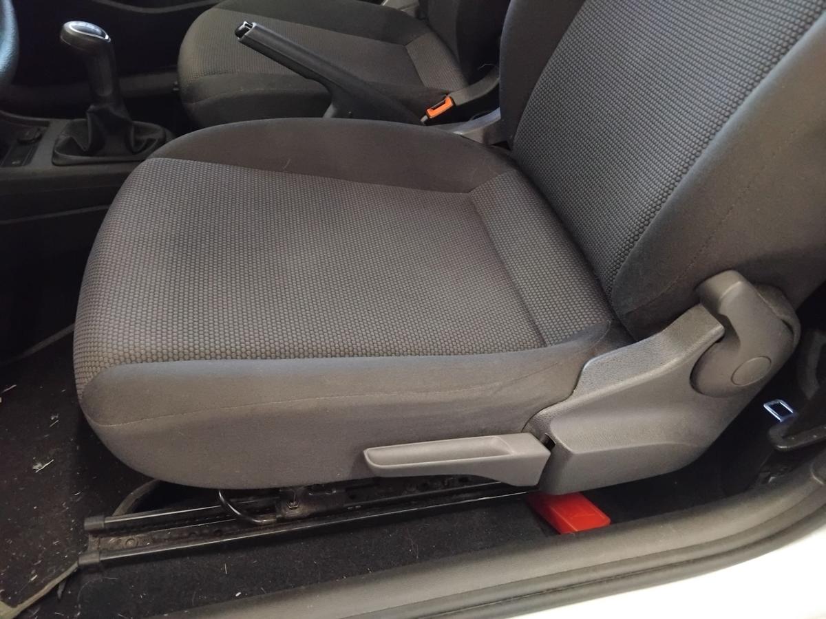 Skoda Citigo original Sitz vorn links Fahrersitz Stoff dunkelgrau 3-t&uuml;rig BJ2012