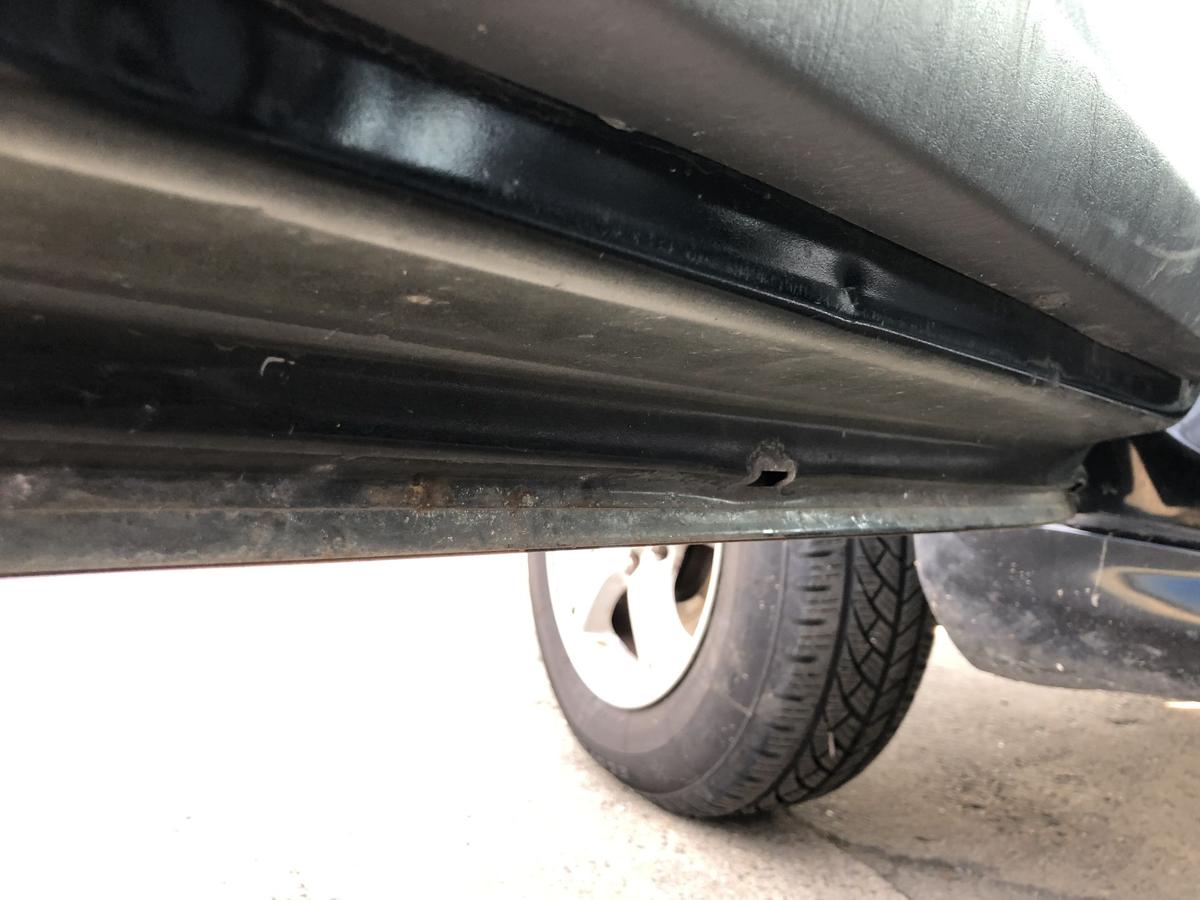Mazda Tribute EP ab 2004 Tür vorn links Fahrertür im Rohbau schwarz Anrostungen