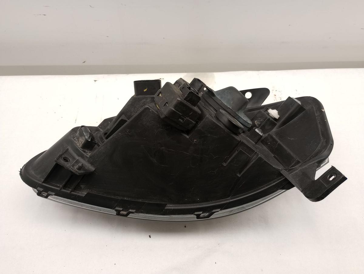 VW Fox orig Scheinwerfer rechts Halogen Bj 06