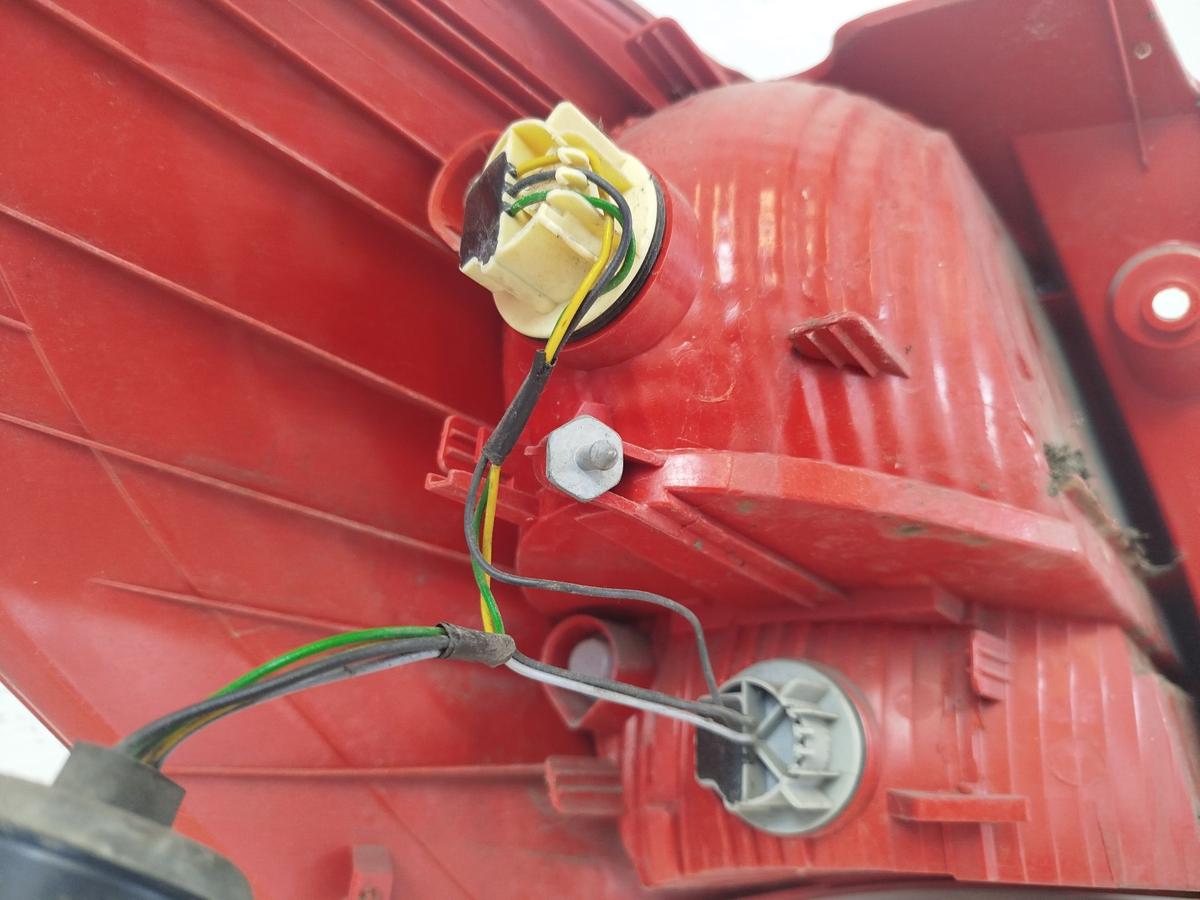 Kia Venga YN R&uuml;ckleuchte rechts au&szlig;en Heckleuchte Ecke kein LED bis 2016