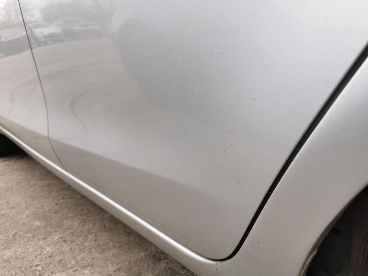 Toyota Yaris XP9 Tür Autotür Fondtür Rohbautür hinten links 1E7 Silver Pearl Met