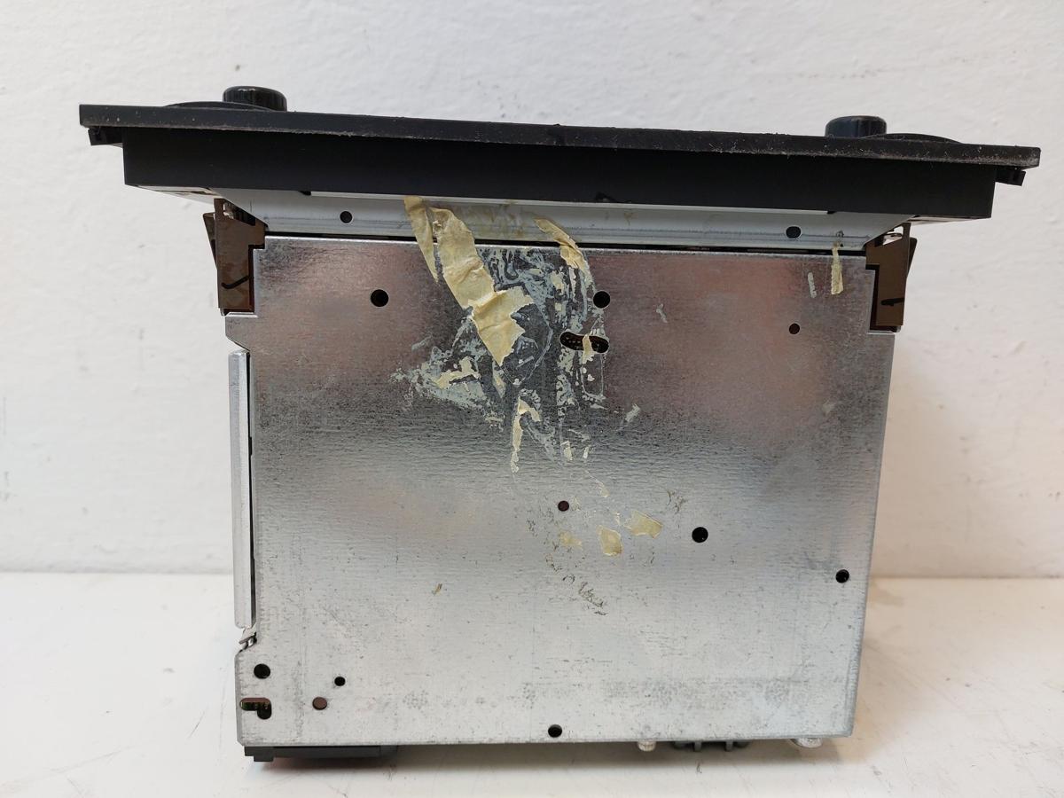 Audi A6 4B C5 Radio Navigation Plus Navi Doppeldin ohne Code Kratzer Softlack