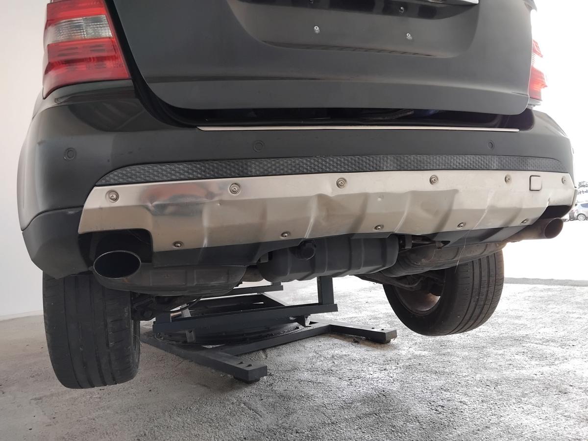 Mercedes ML164 original Stossfänger Stoßstange hinten PDC BJ2006 197 obsidianschwarz